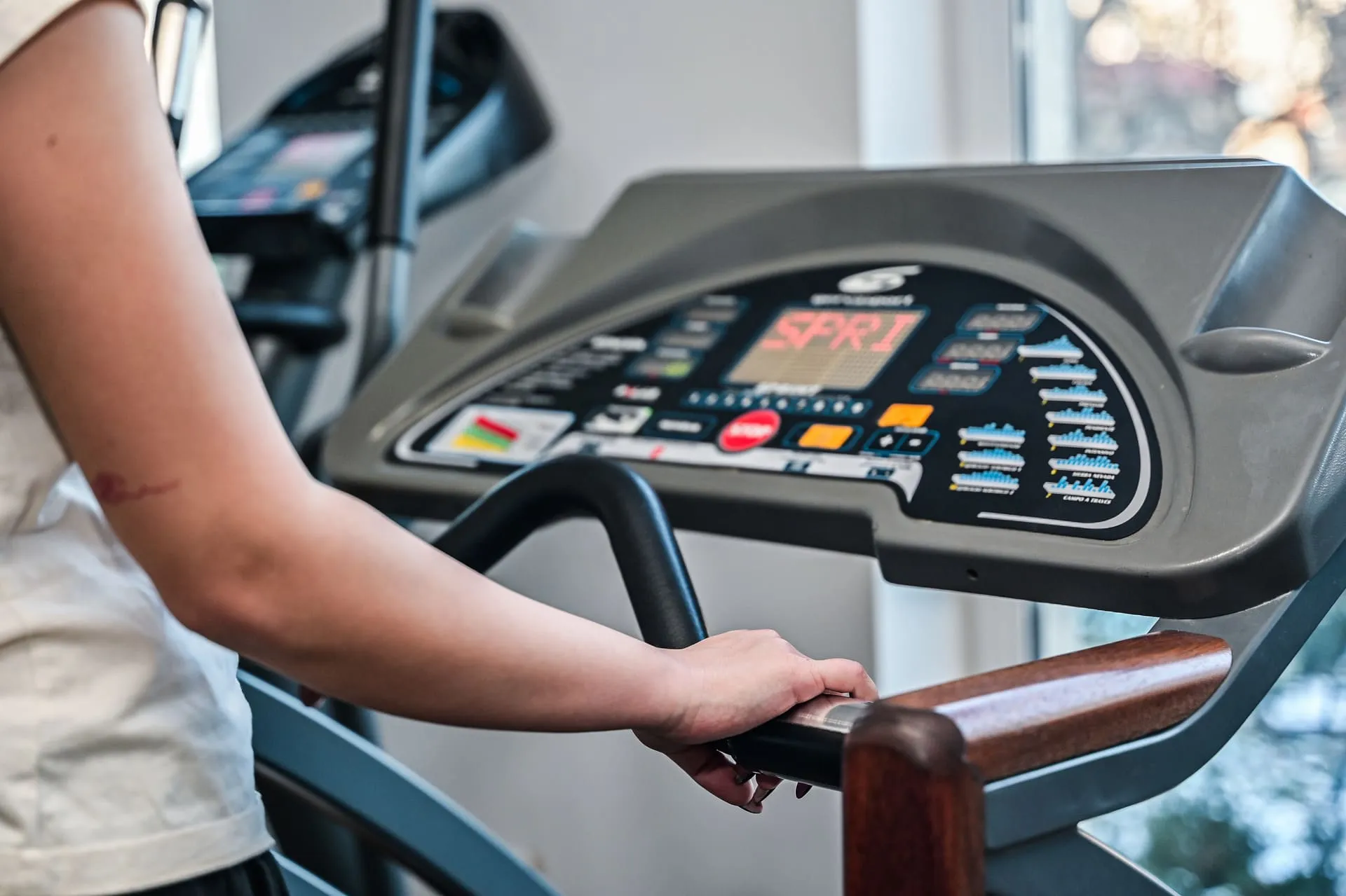 Дисплей на бягаща пътека в Golden Gym Vidin